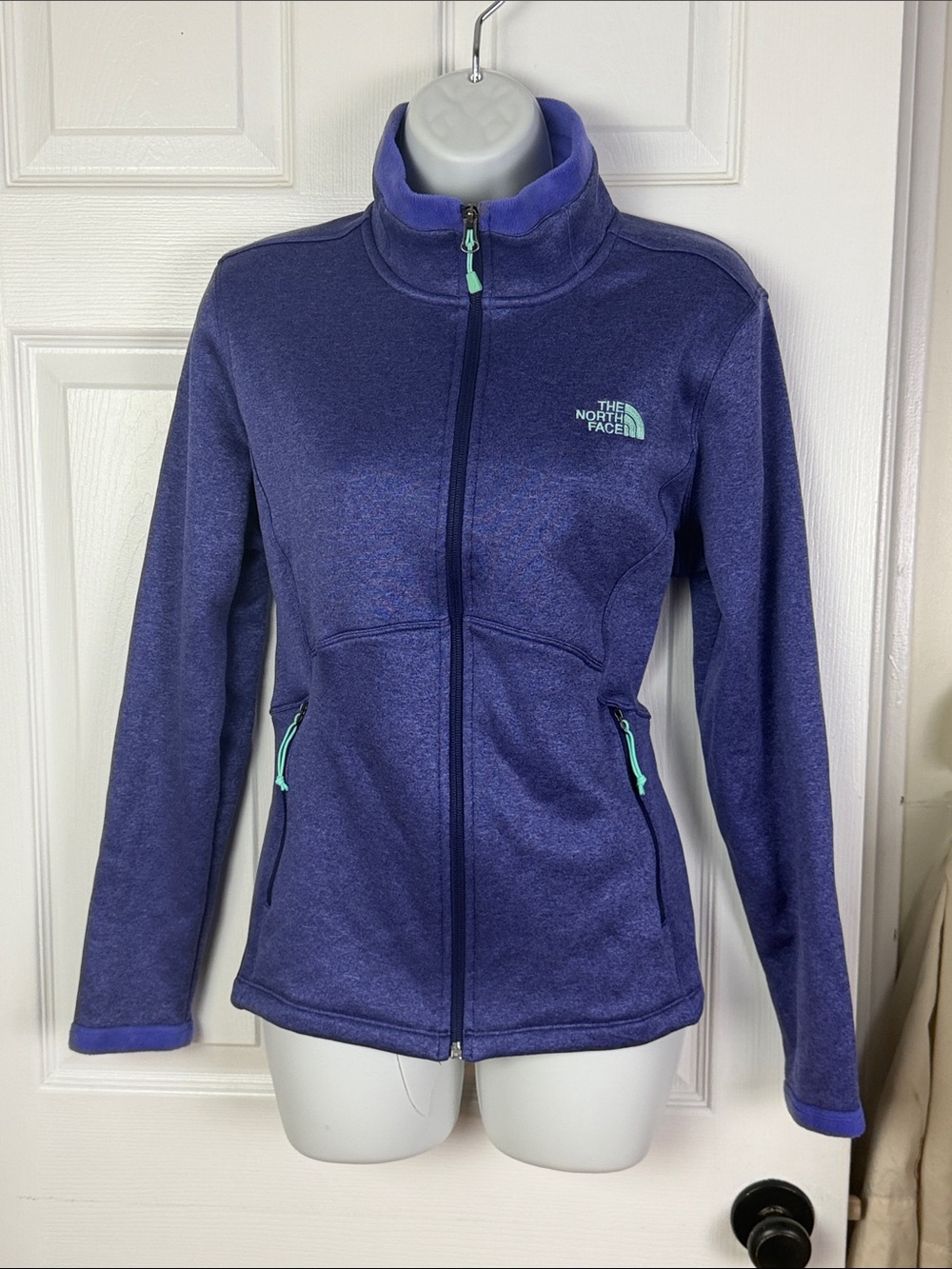The North Face women’s Agave full zip fleece jacket size large.